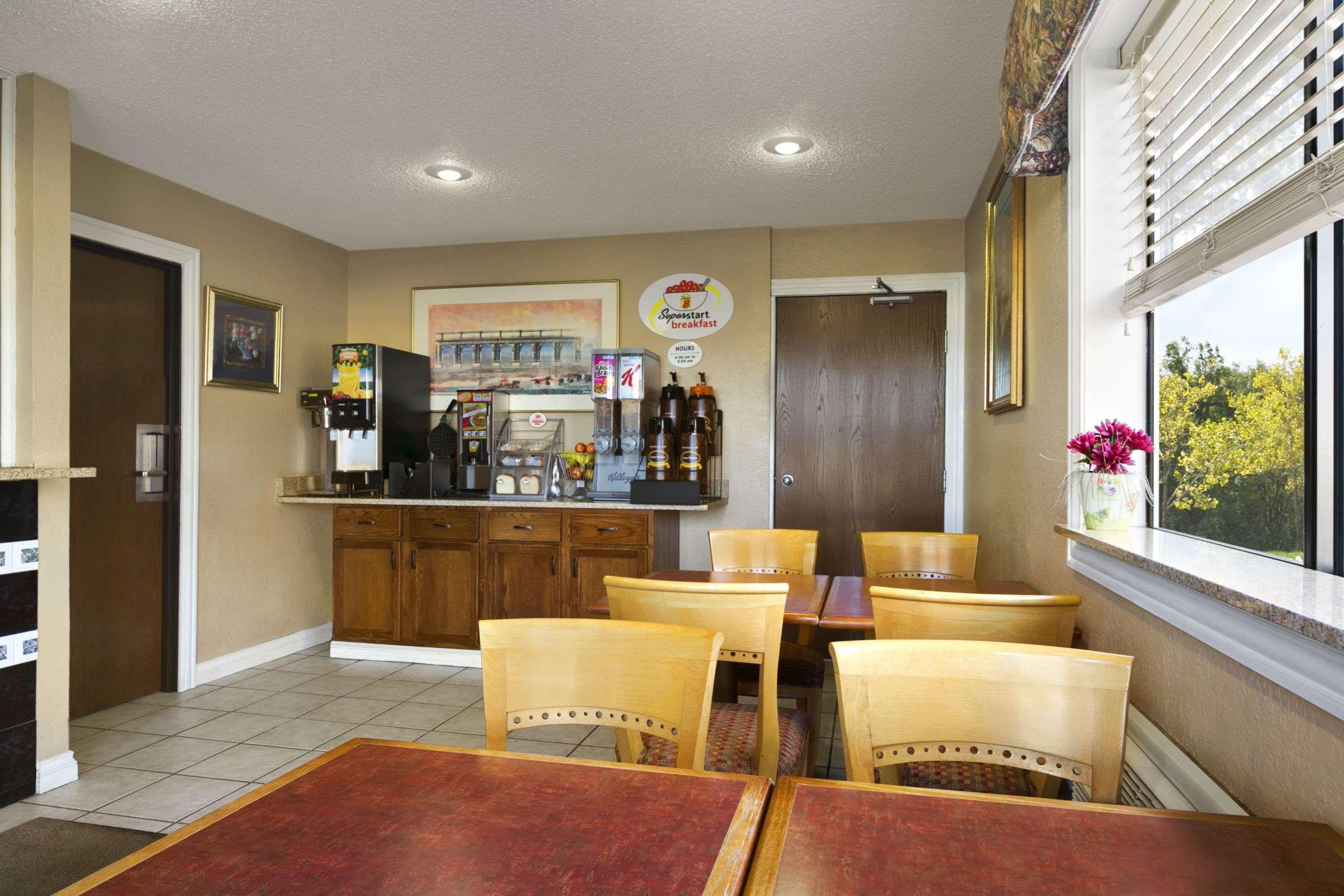 Super 8 By Wyndham 2*